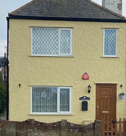 Cosy Cottage Great Bentley Near Station And Shops Екстер'єр фото