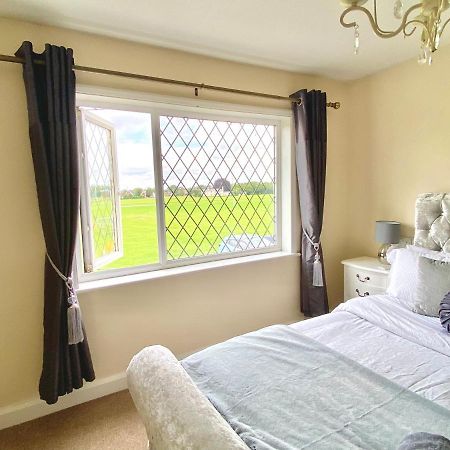 Cosy Cottage Great Bentley Near Station And Shops Екстер'єр фото