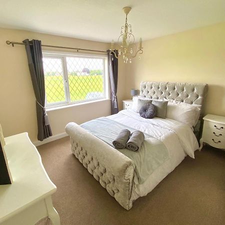 Cosy Cottage Great Bentley Near Station And Shops Екстер'єр фото
