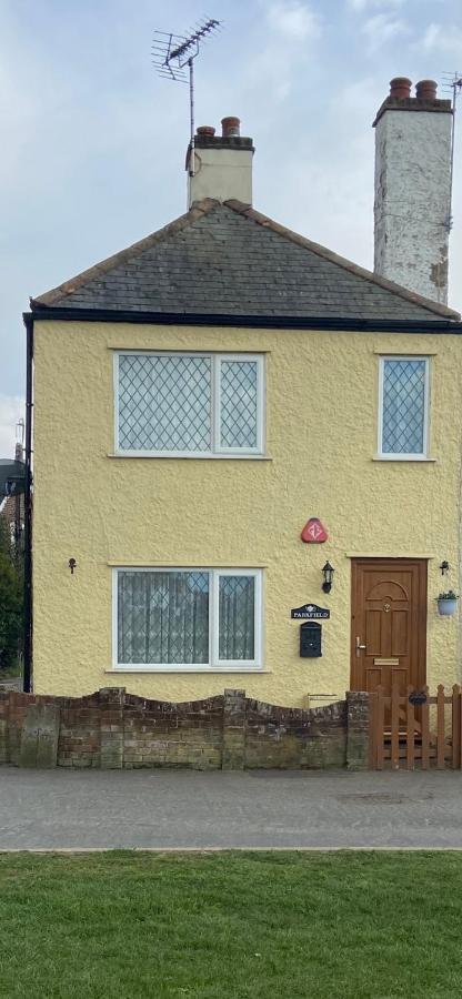 Cosy Cottage Great Bentley Near Station And Shops Екстер'єр фото