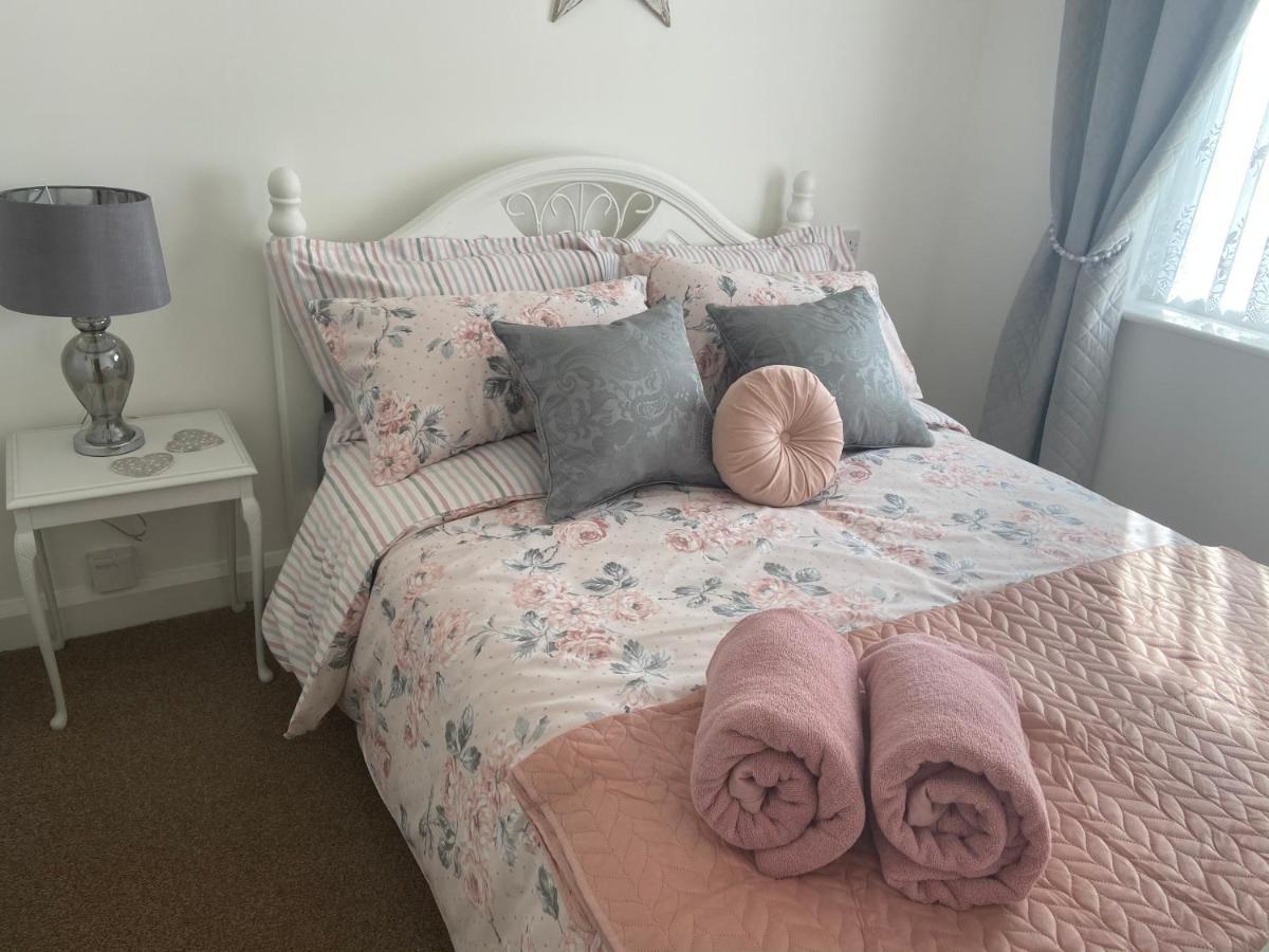 Cosy Cottage Great Bentley Near Station And Shops Екстер'єр фото