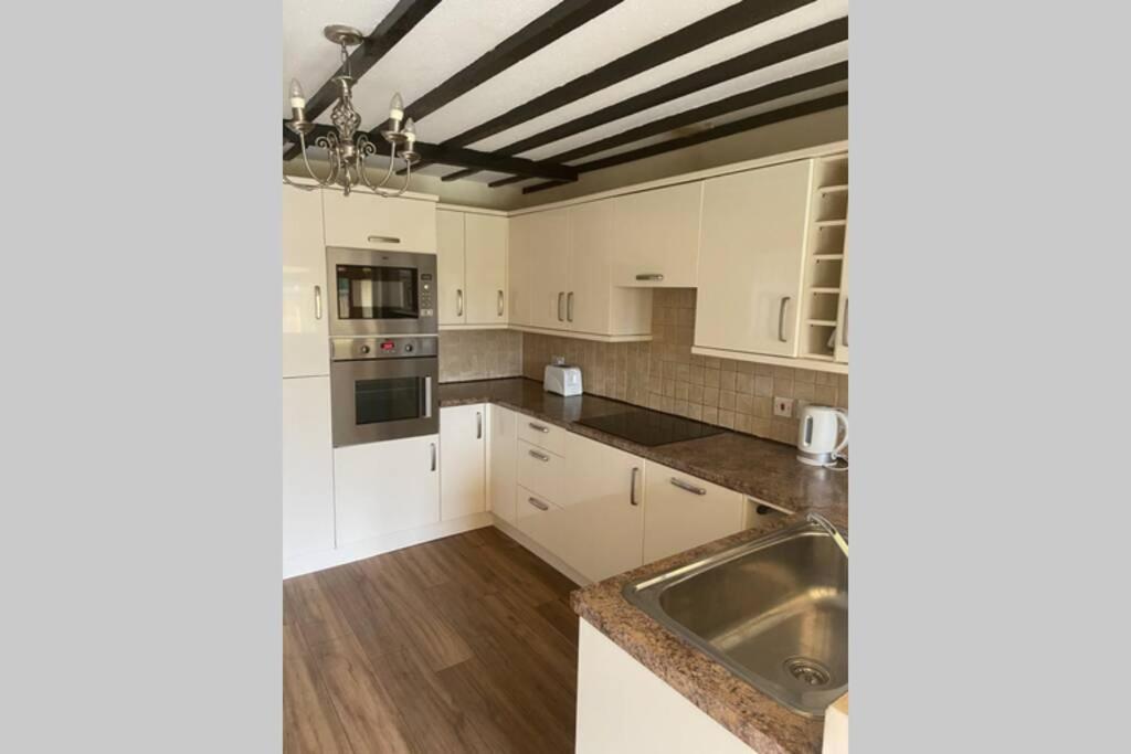 Cosy Cottage Great Bentley Near Station And Shops Екстер'єр фото