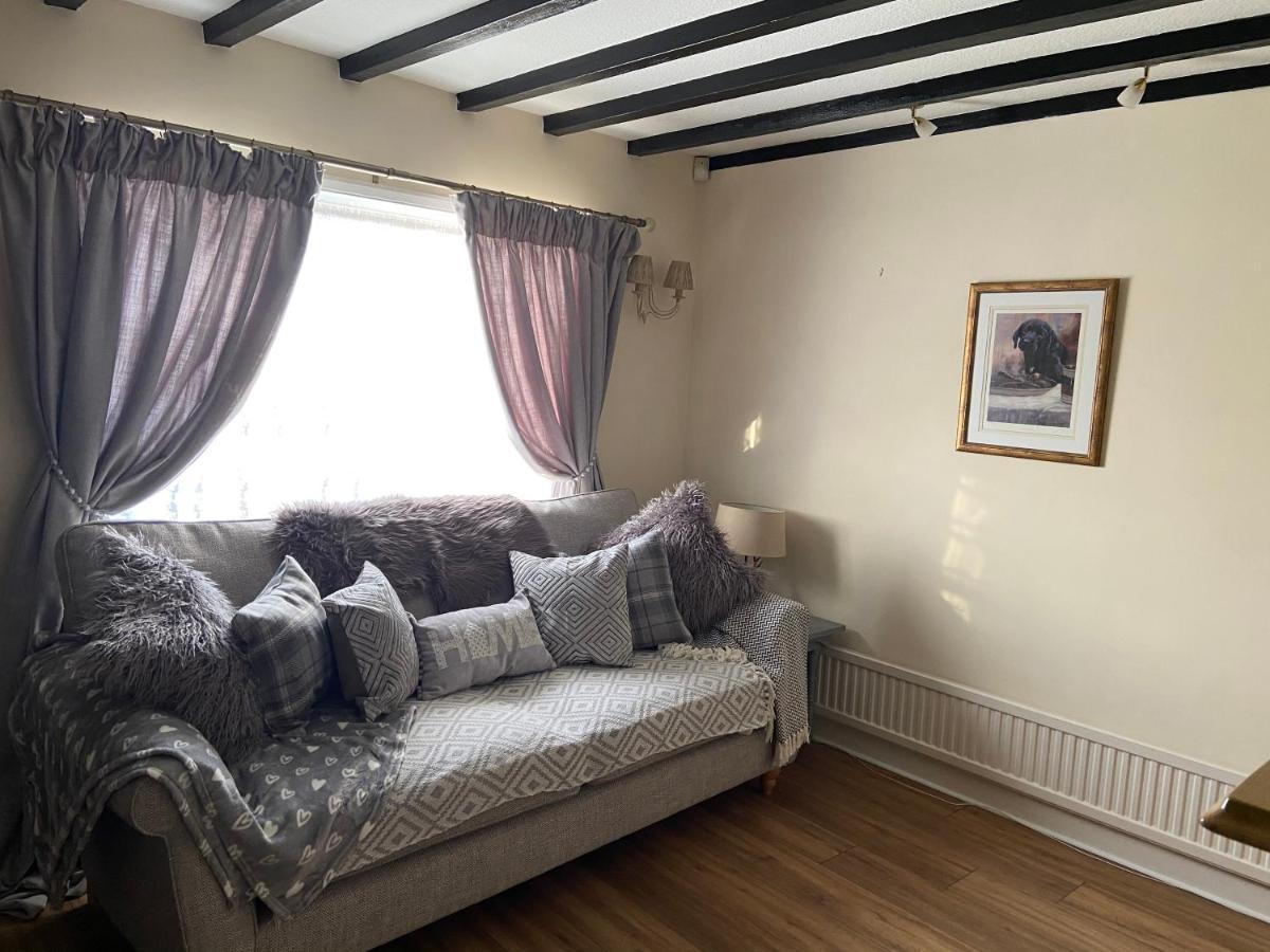 Cosy Cottage Great Bentley Near Station And Shops Екстер'єр фото